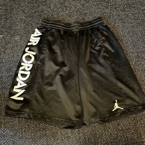 Retro Jordan shorts XL